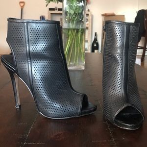 Black high heeled bootie